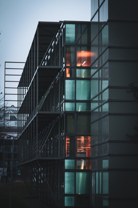 《剑桥大学：辉煌历史与现代成就的交汇点》